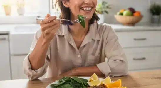 Nutritious meal with iron-rich foods like spinach and lean meat for women's health
